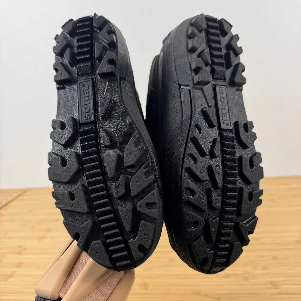 Sorel Snow Chariot Kids Winter Boots Black Gray Size‎ 6 Youth LY1650